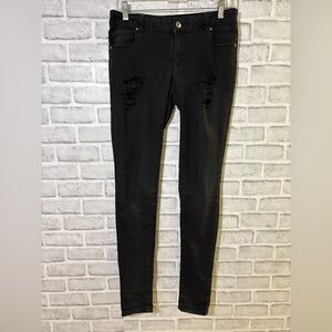 G21 size 7 Stylish Black Distressed Skinny Jeans for Women